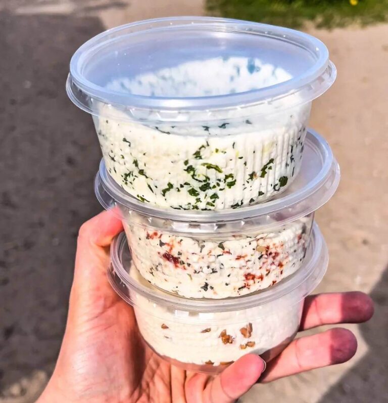 Sery z lokalnego targu w Chojnicach