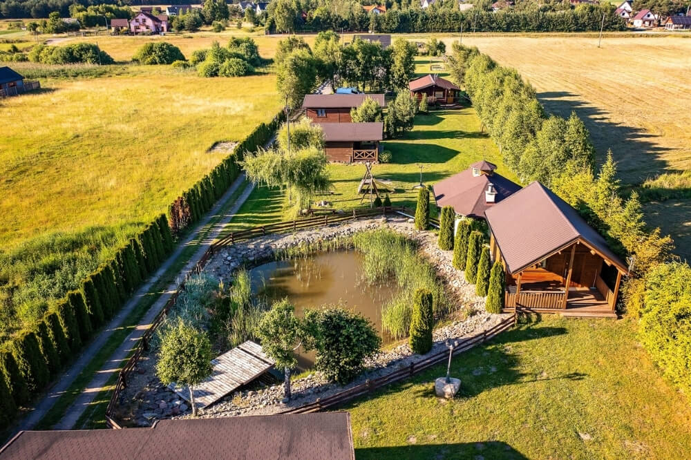 Cypel Wielewski - Domki letniskowe nad stawem